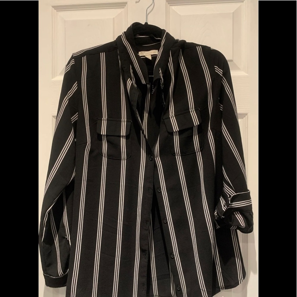Women’s Button down blouse